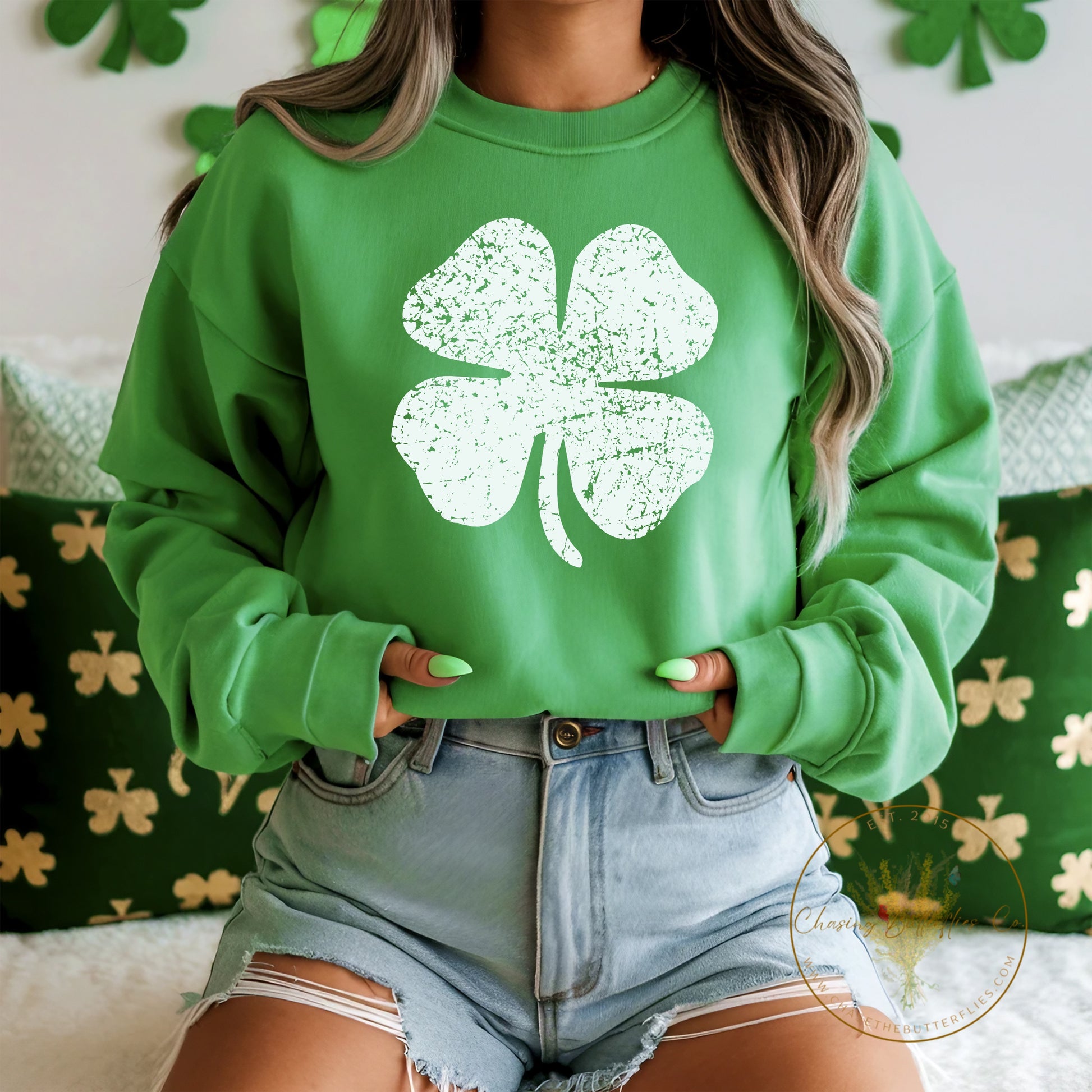 shamrock crewneck, wwwchasethebutterflies.com. st. patrick's day crewneck, paddy's day.