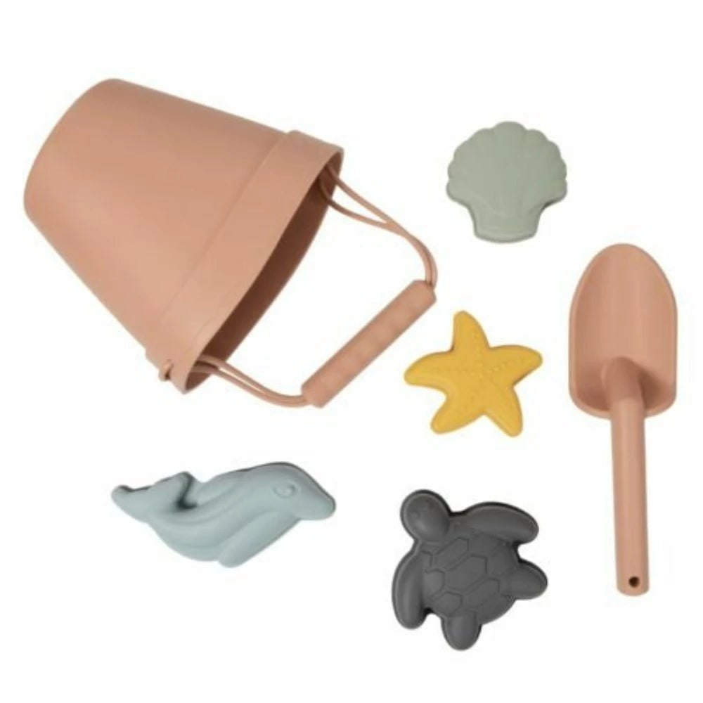 sand bucket toys www.chasethebutterflies.com