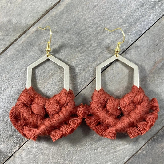Macrame Earrings www.chasethebutterflies.com